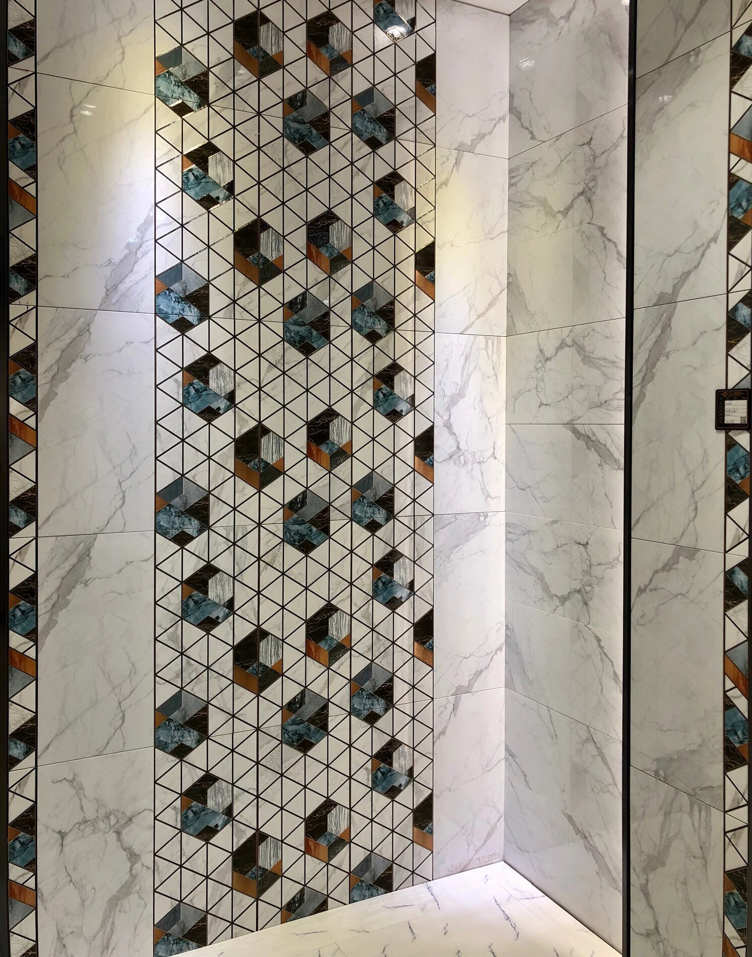 White Ceramic Calacatta Tile Bathroom and Kitchen Ceramic Tile 300x600mm
