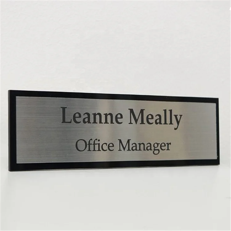 Дверные знаки из нержавеющей стали и алюминия с гравировкой