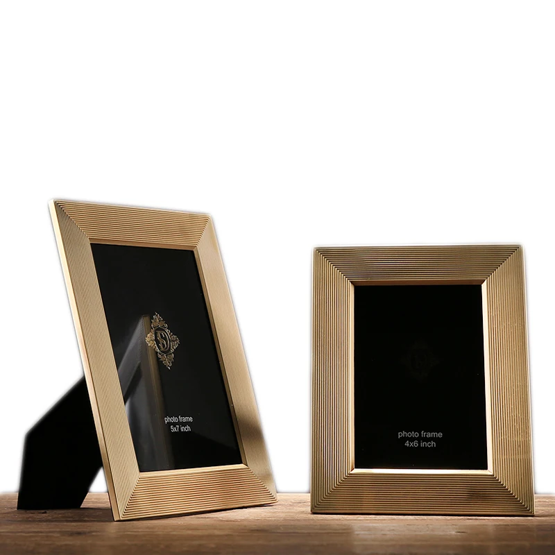 Modern minimalist brass photo frame set 6 inch 7 inch high-grade brass metal photo frame model room office bedroom decoration