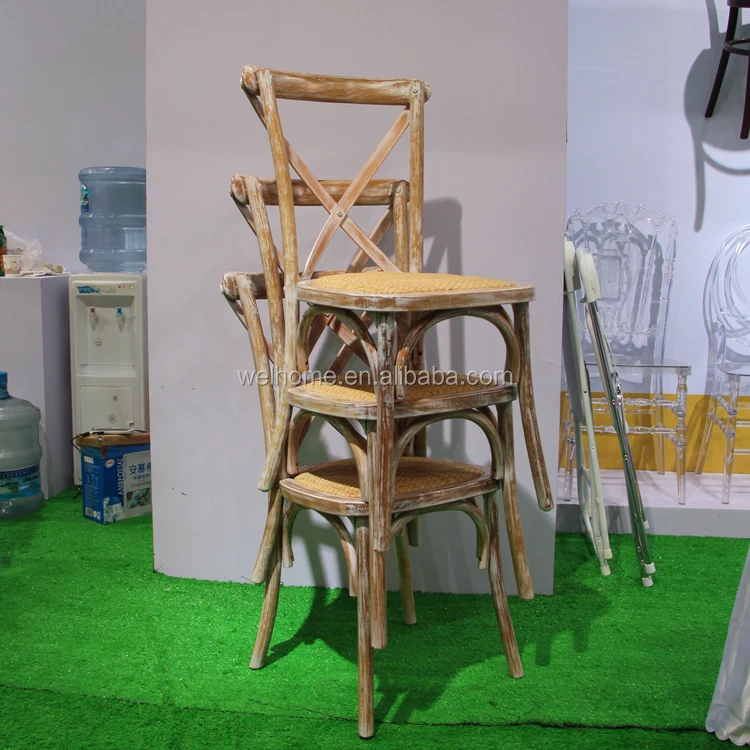 Свадебное кресло из бука с белой состаренной спинкой