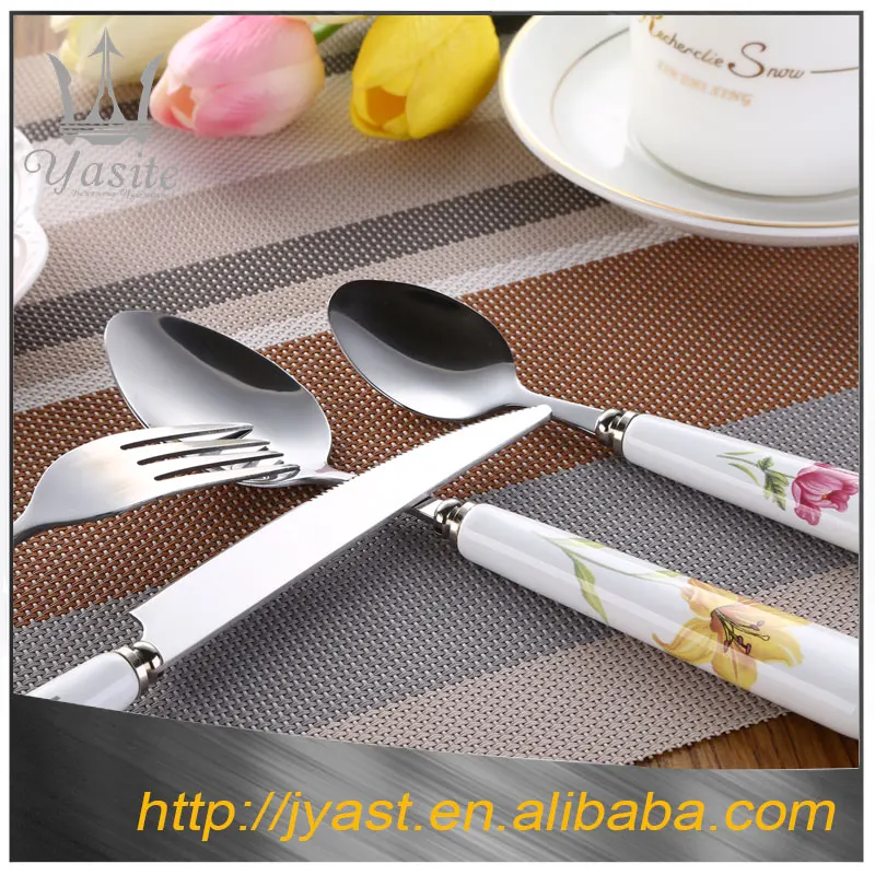 Удобные серебряные столовые приборы из нержавеющей стали, пластиковые ручки набор