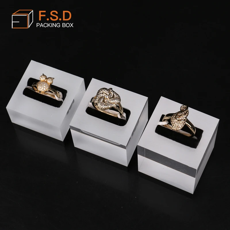 fsd factory competitive price ring acrylic jewelry display   luxury  jewelry display stand set