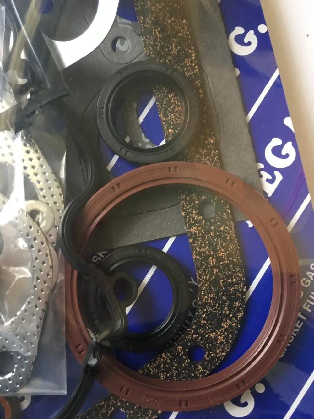 Полный комплект прокладок OEM 8AGA-10-271 для двигателя MAZDA F2