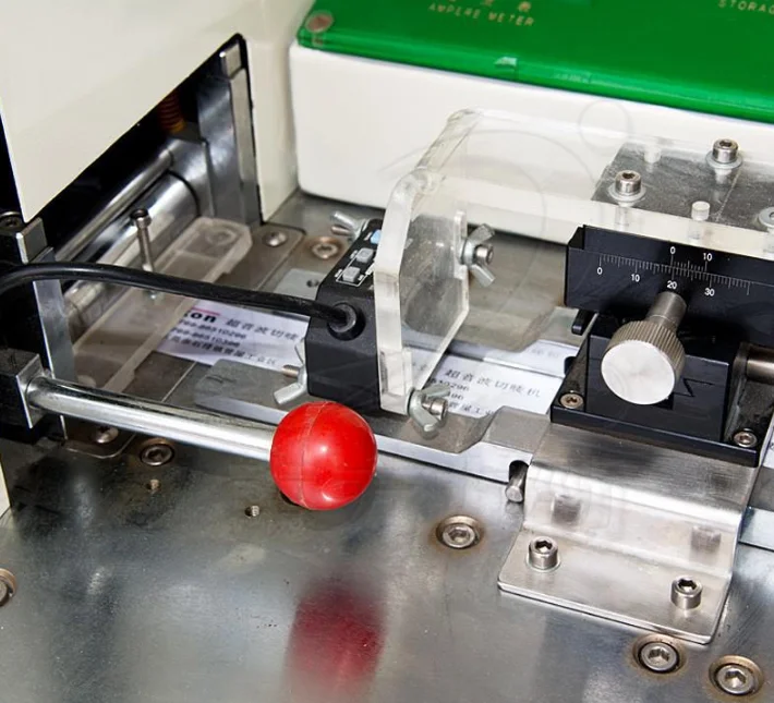 Ultrasonic Label Cutting Machine for Textile/Ribbon/Satin/Wash Care Labels Machine