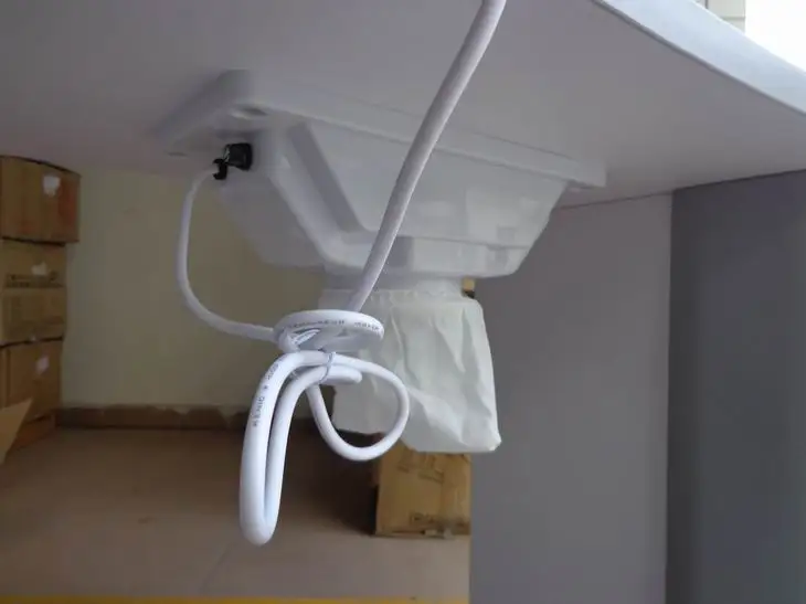 KIKI NEWGAIN Cheap Beauty Salon Furniture Portable Nail Salon Durable Manicure Table