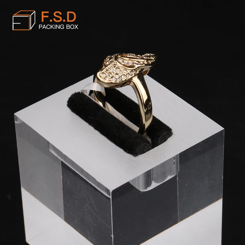 fsd factory competitive price ring acrylic jewelry display   luxury  jewelry display stand set