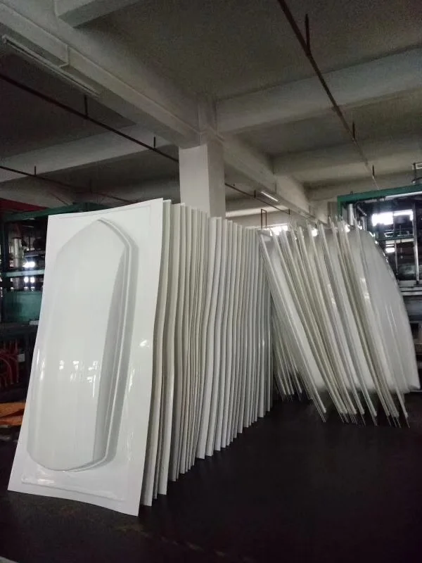  Производитель дешевая цена принимает на заказ One stop сервис дизайн оснастка вакуумное формование CNC. Крыша коробки автомобиля