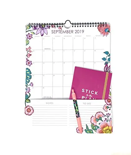 Новый настенный календарь с карманами