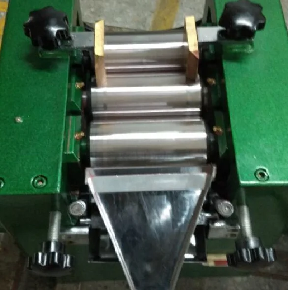 Sales equipment lipstick three roller grinding machine/cosmetic paste toner/S150 laboratory three roller grinding machine