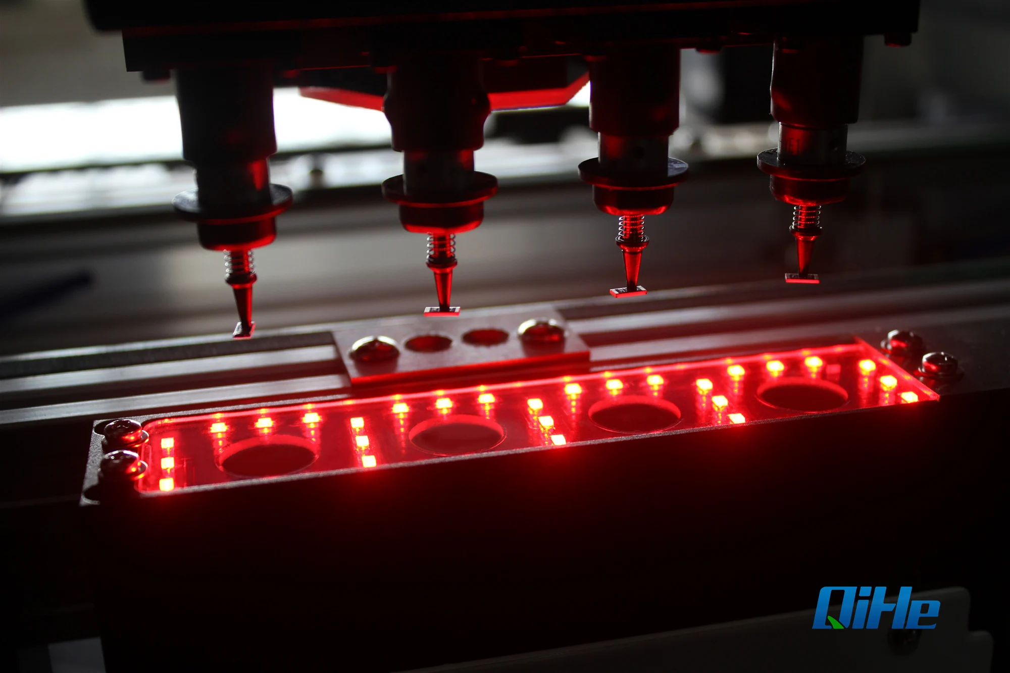 Qihe QM41 automatic PCB placement machine vertical SMT Pick and Place Machine