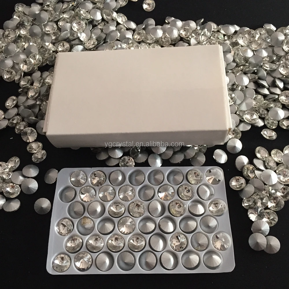 
Crystal garment accessory 