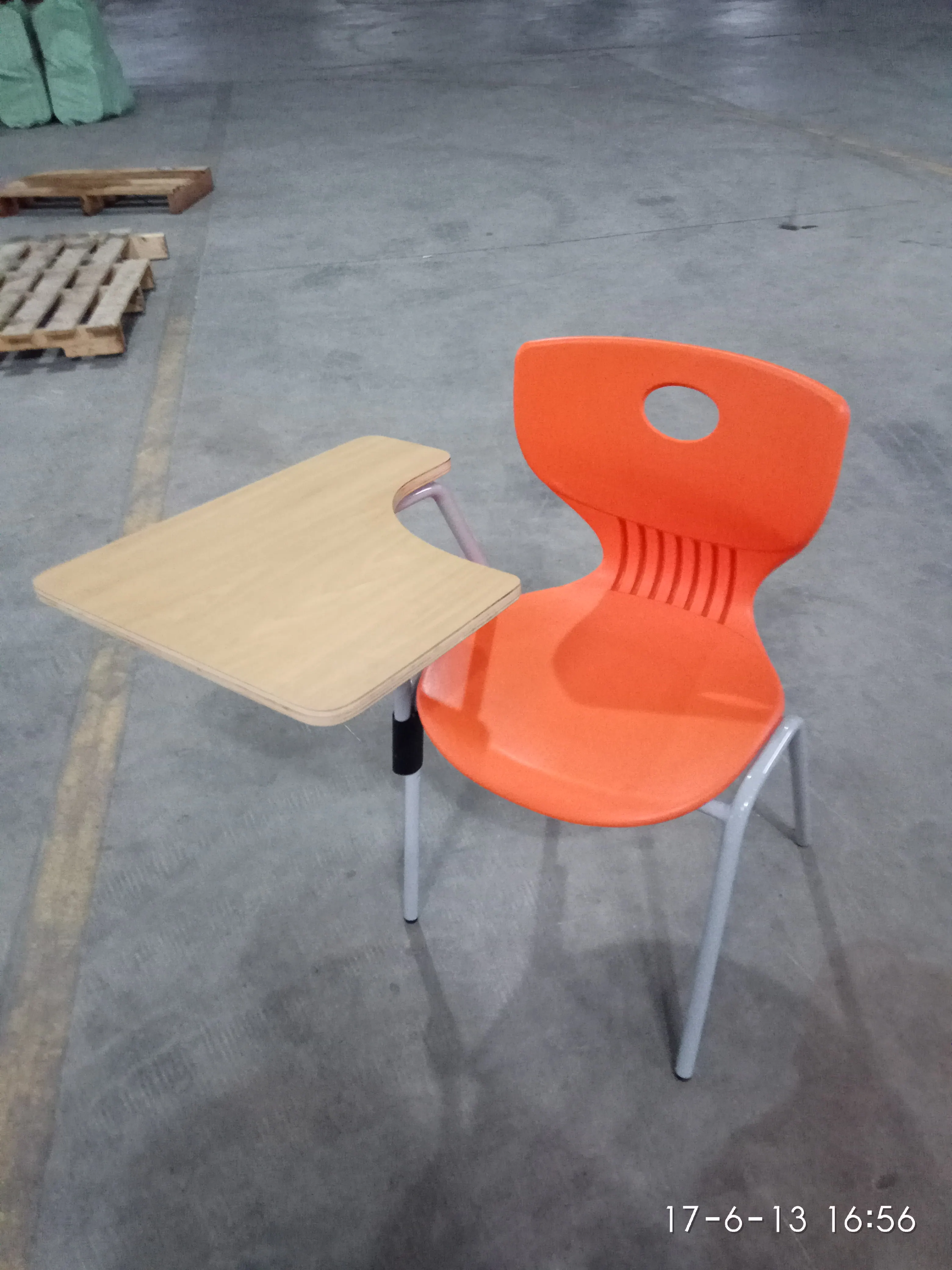 Modern plastic school student training chair with writing pad