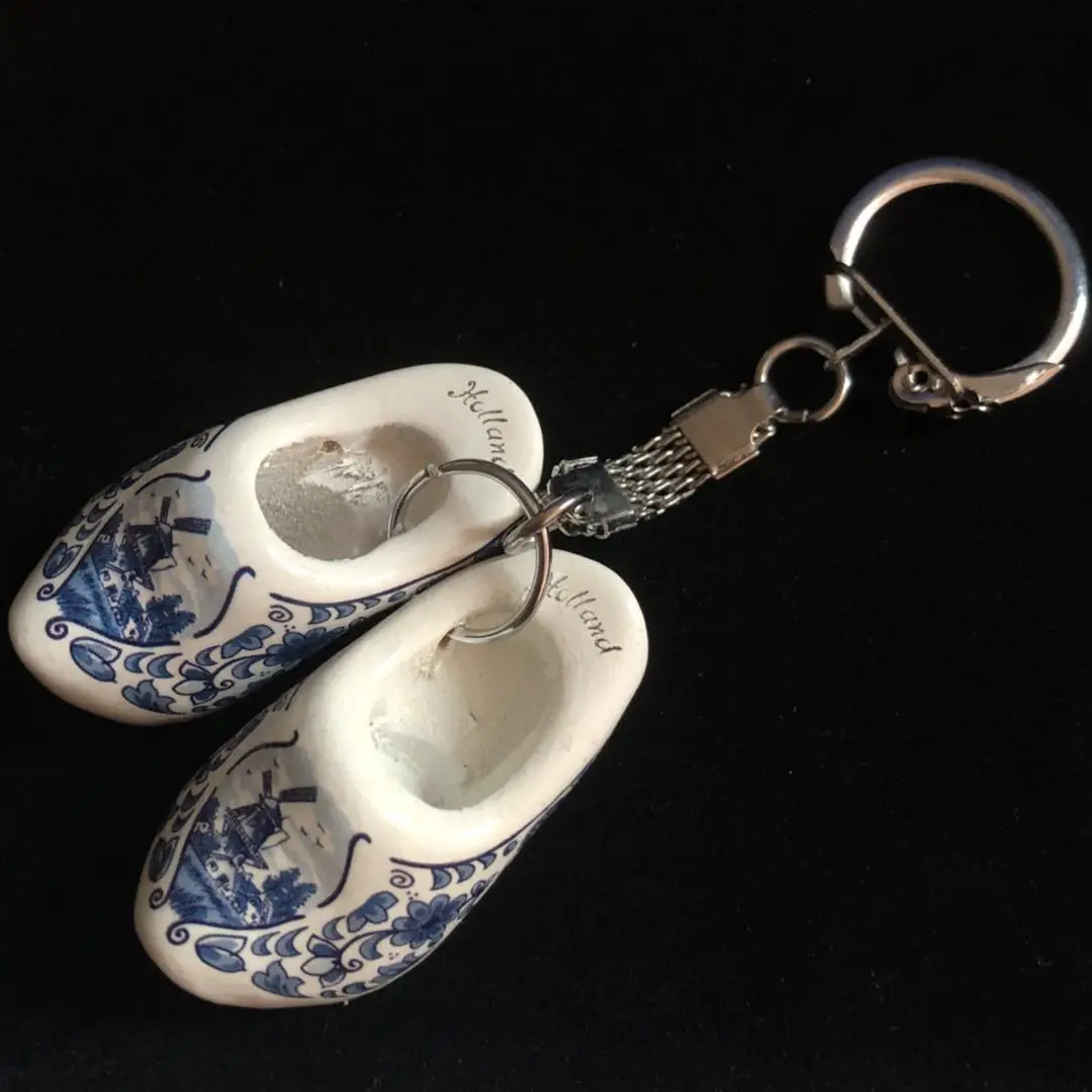 wooden shoe keychain, dutch shoe key chain promotional gift for the Netherlands market
