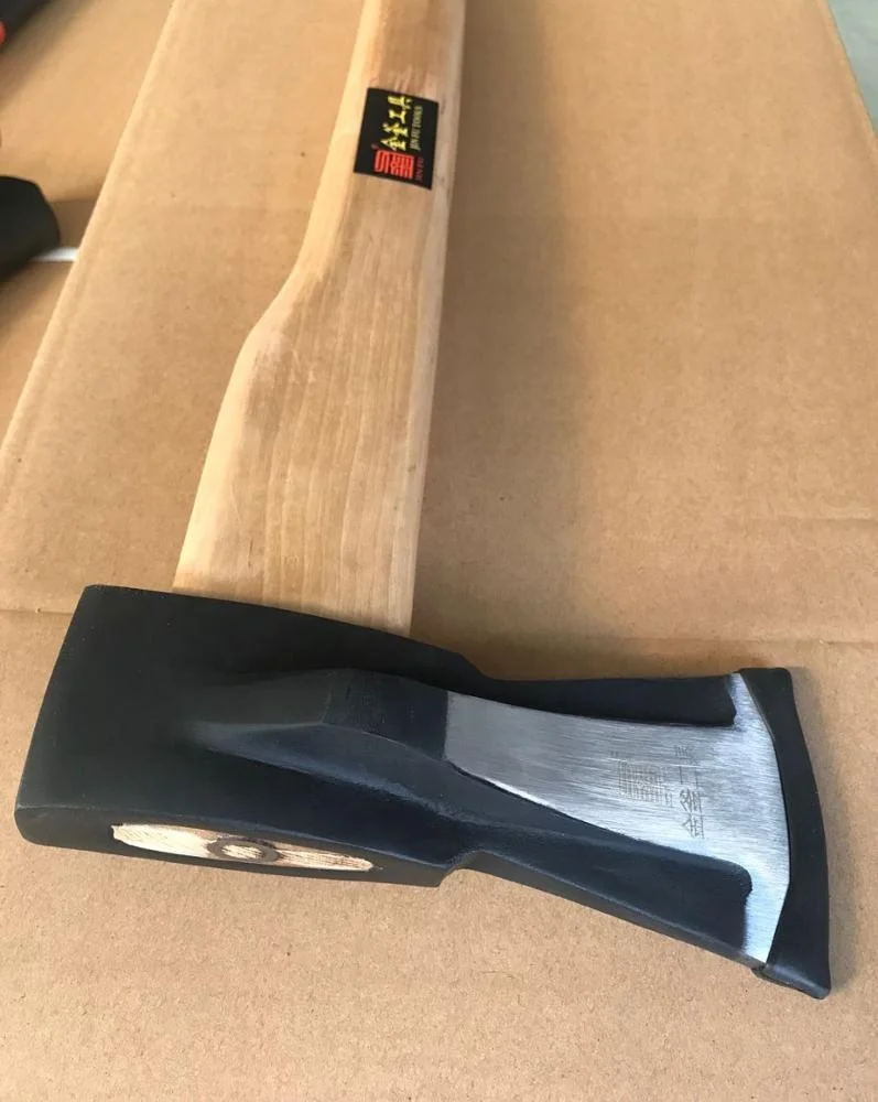 Топор SM06 с деревянной ручкой