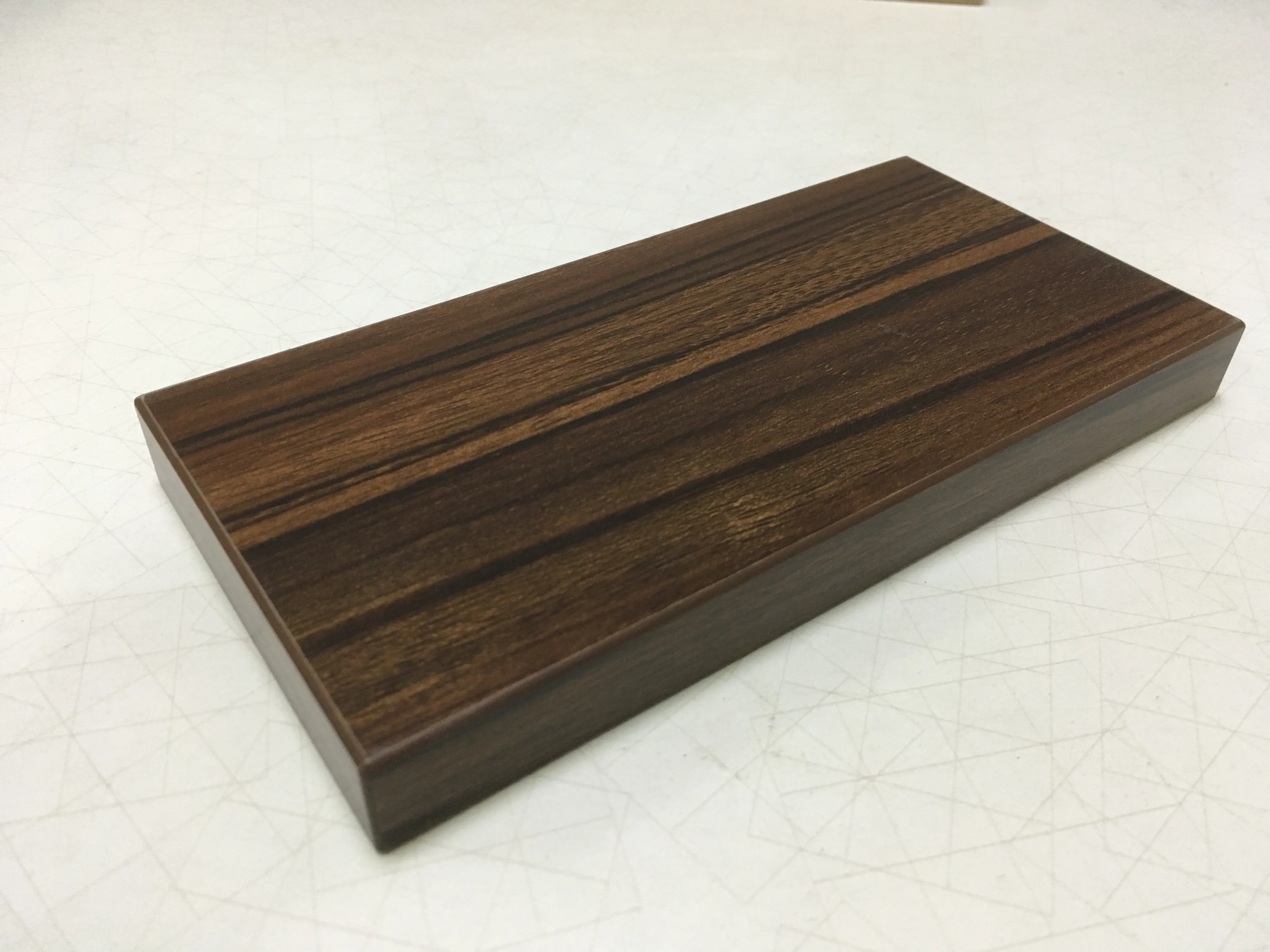 
18mm E0 Hdf Surface Customized Walnut Veneer Decoration Furniture Grade Melamine Plywood 