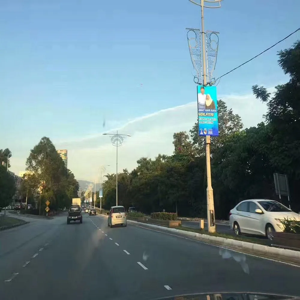 P5 Outdoor Full Color LED Display Lamp Pole LED Screen Billboard