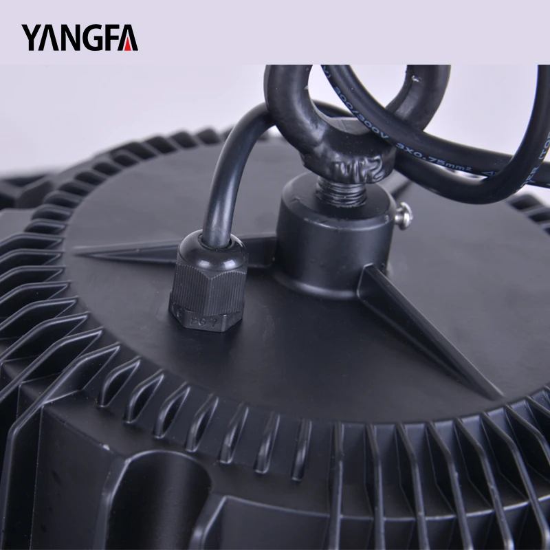 Линейное светодиодное освещение UFO для высоких промышленных помещений 50 Вт, 100 Вт, 150 Вт, 200 Вт