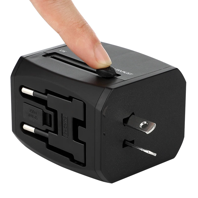 2022 hot sell  5v4000mA 3 usb wall charger universal ac socket travel adapter with BS8546 with CE FCC ROHS PSE certificates