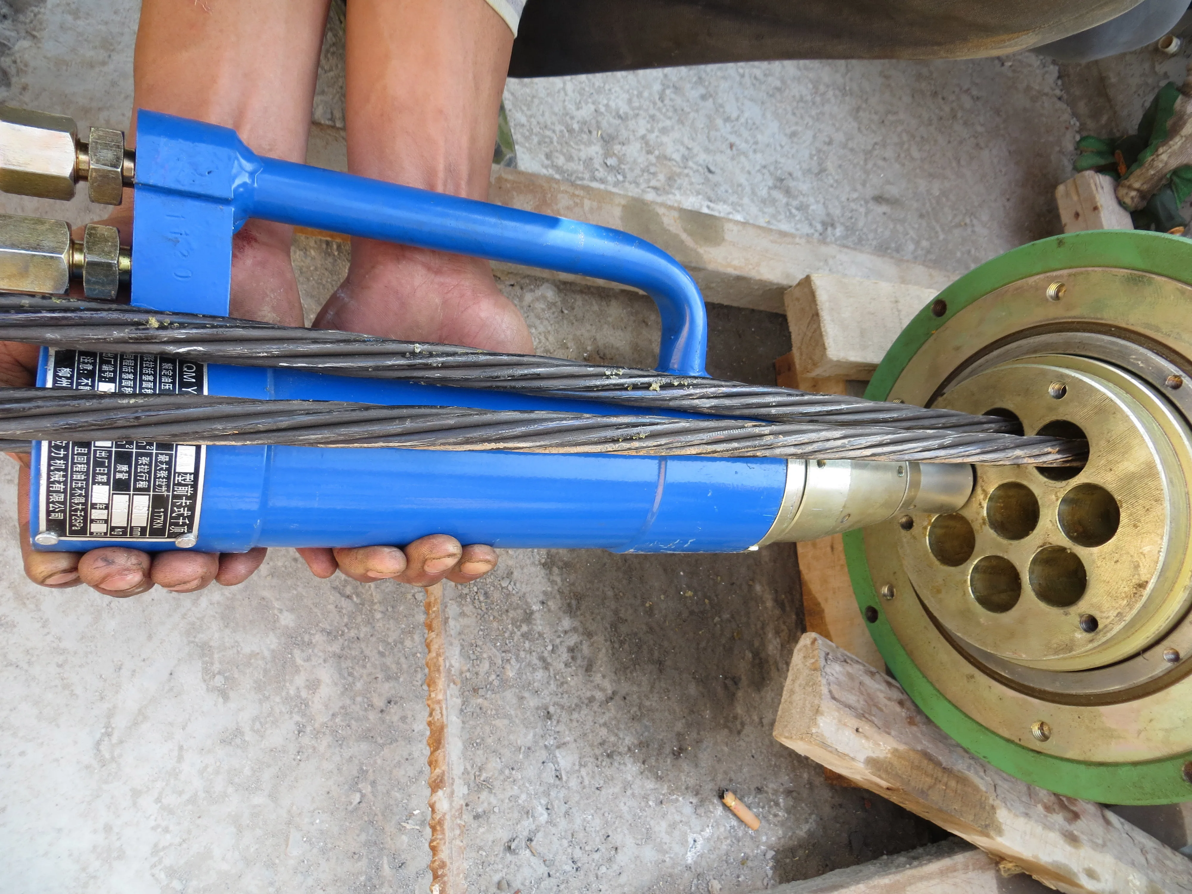 China manufacturer prestressing concrete tensioning mono wedge anchorage for jack with ready to ship