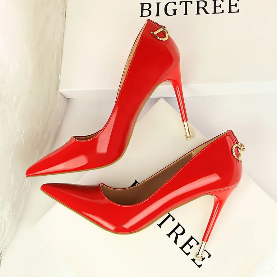 2019 new arrival patent leather office footwear ladies pumps women formal dress shoes