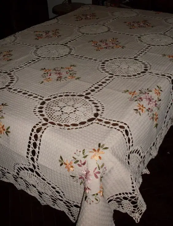 100%cotton crochetlace tablecloth with hand ribbon embroidery