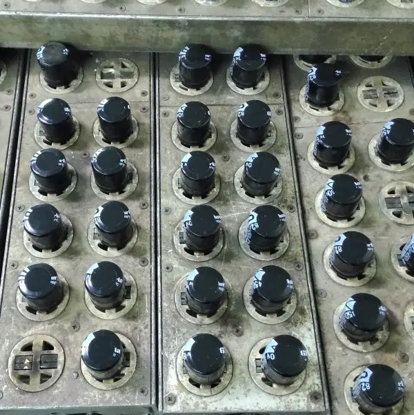 различного типа высокого- качества алюминиевых электролитических конденсаторов оснастки- на 150uf 450v