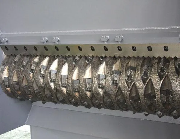 промышленный шредер для измельчения пластика