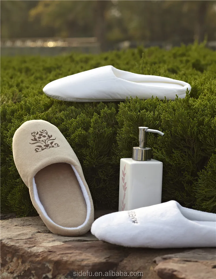 
High Quality Customized Embroidered Hotel Coral Fleece Slipper 