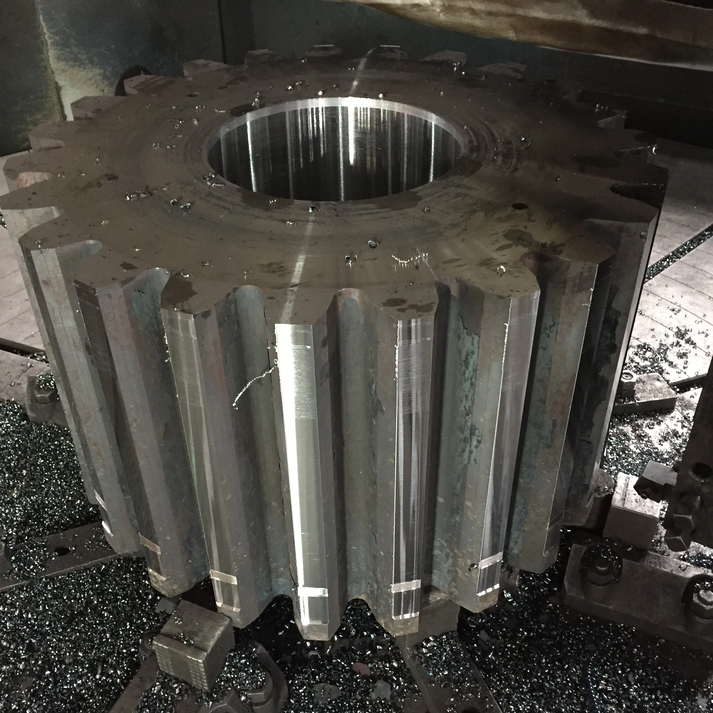 Подвергая механической обработке ковки стали цемента мельница двойная винтовая зубчатая по индивидуальному заказу, высокое качество, кольцо и эвольвентные шестерни шпоры металла спирального конического зубчатого колеса