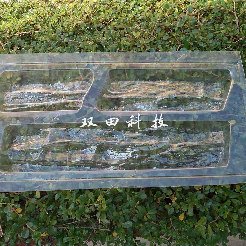 Factory-supplied vacuum formed plastic panel for making 3D cement brick tile recyclable and economical