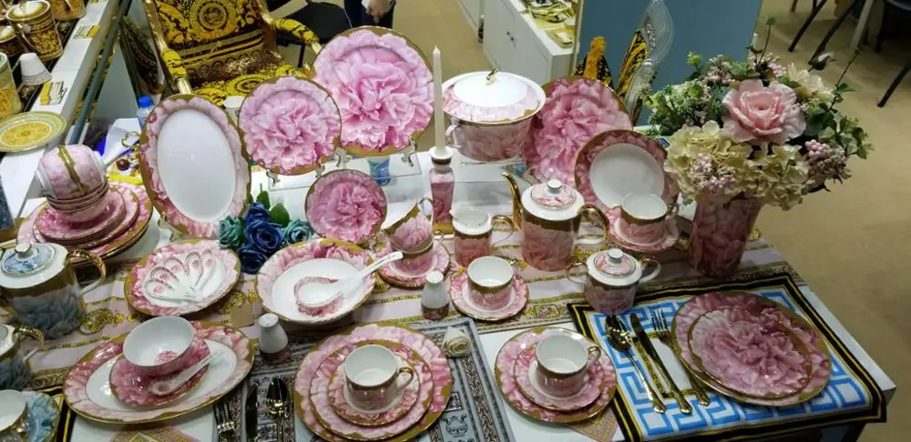 
Luxury Tableware Set Hand Printing Porcelain Dinnerware Bone China Sets 