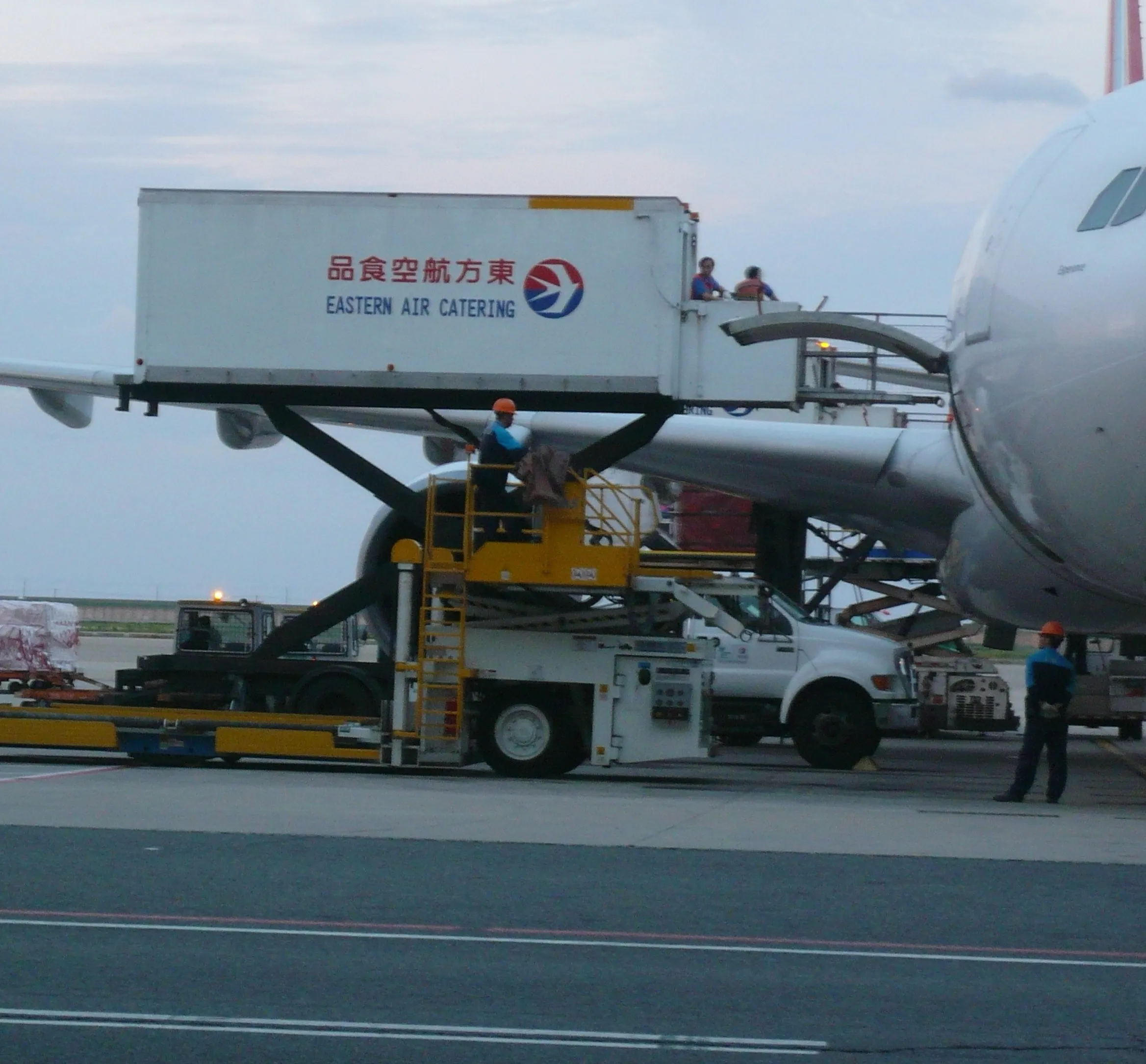 2nd hand and electric available/ 340 320 777 737 747 767 787 airport aviation plane foodstuff aircraft catering service truck