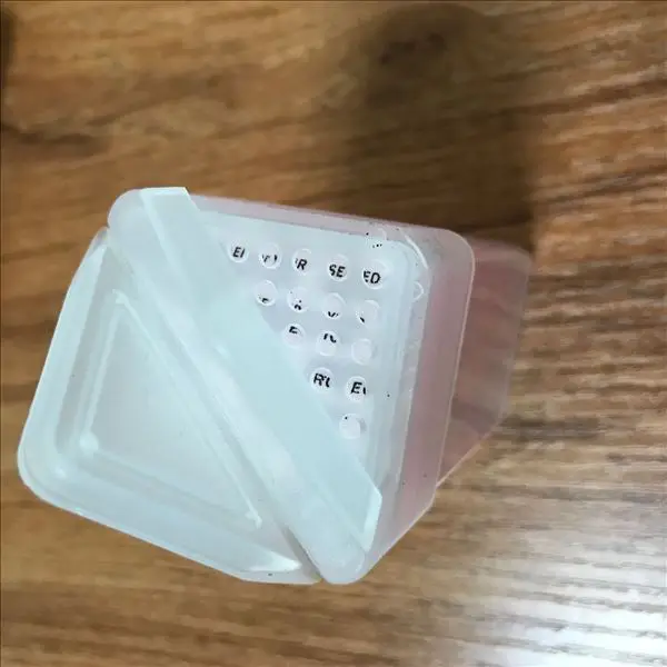 4.5oz square glitter shaker bottles