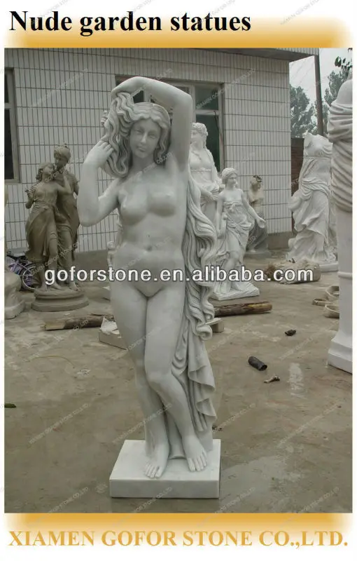 Обнаженные садовые статуи