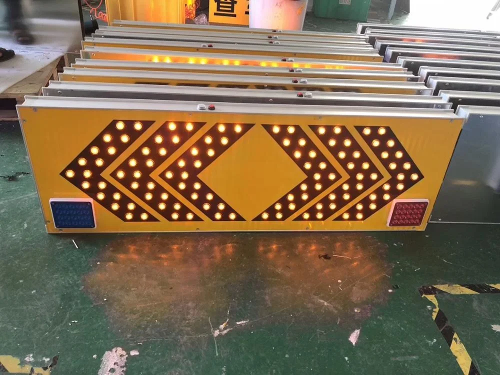 arrow solar powered  led flashing outdoor traffic road warning sign board