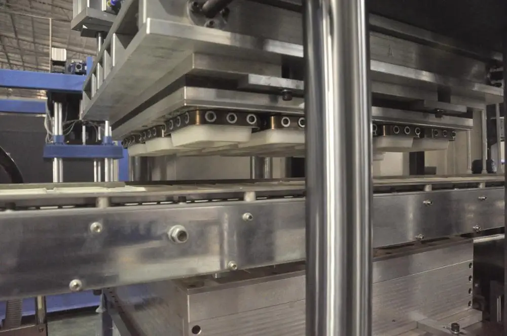 Thermoforming Machine High Speed Automatic Plastic Plastic Blister Vacuum Forming Machine Fast Food Box PP PS PET OPS PLA Ce