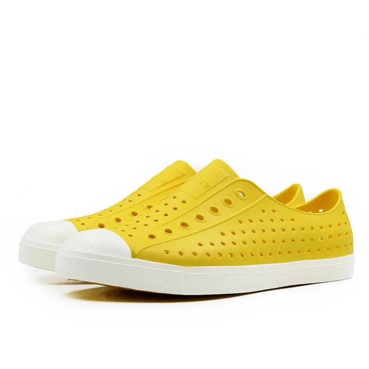 
New Design Slip On Sneakers Beach Sandals EVA Garden Clogs 