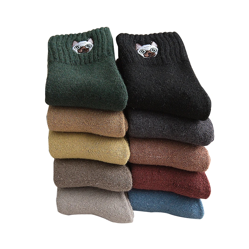 High Quality Sustainable Winter Cute Dog Embroidery Thick Warm Wool Socks for Women