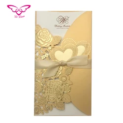 Элегантная пригласительная открытка с изображением цветов и милых сердец