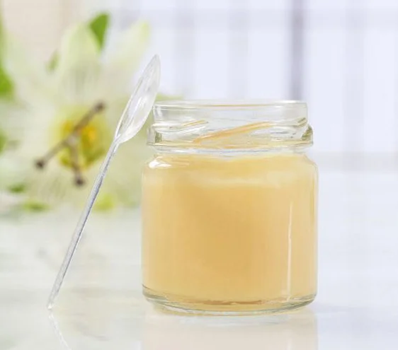 Bee farm supplies ginseng 10-HDA customized royal jelly oral liquid pure organic fresh royal jelly 1.0 price for sale