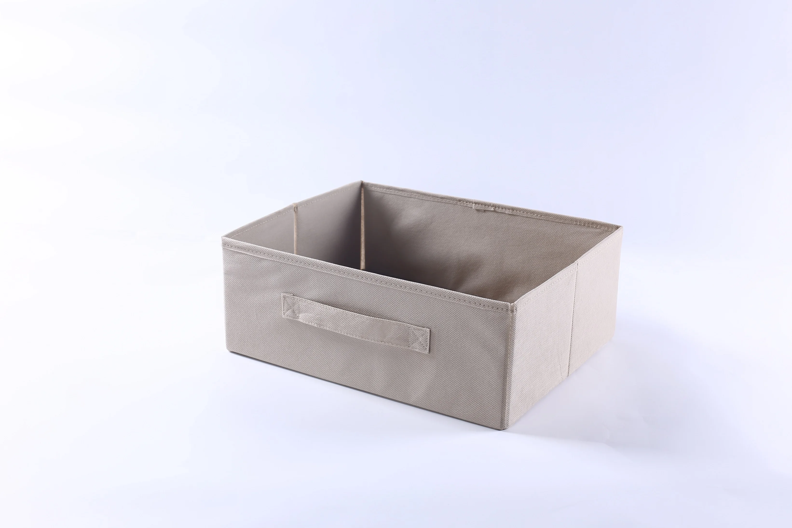 Бамбуковый шкаф орехового цвета с тканевыми ящиками для хранения