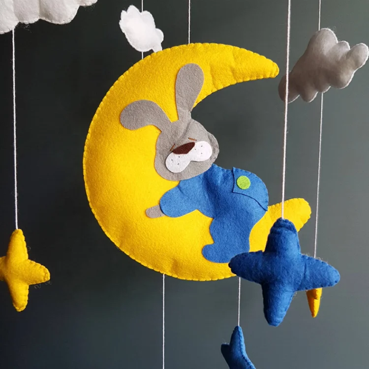 
Customized size felt baby crib hanging toy for infant with animal shape 