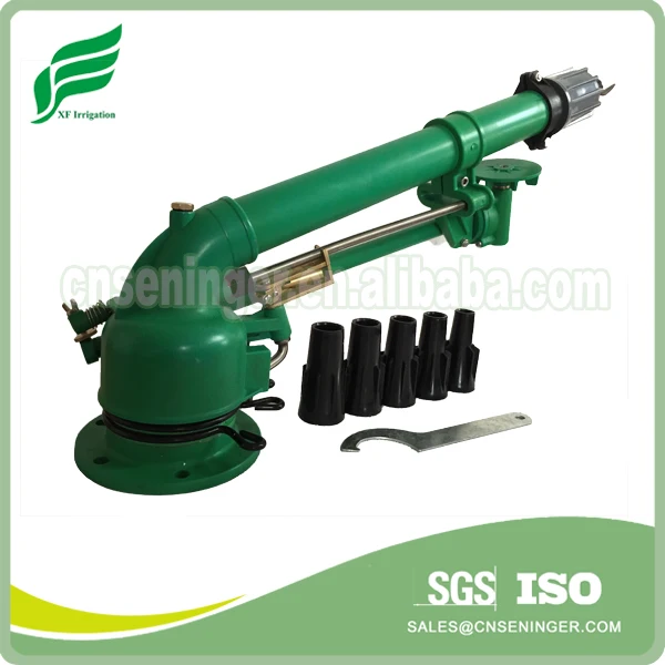 Turbina device rain gun sprinkler installed on the farm irrigation sprinkler equipment