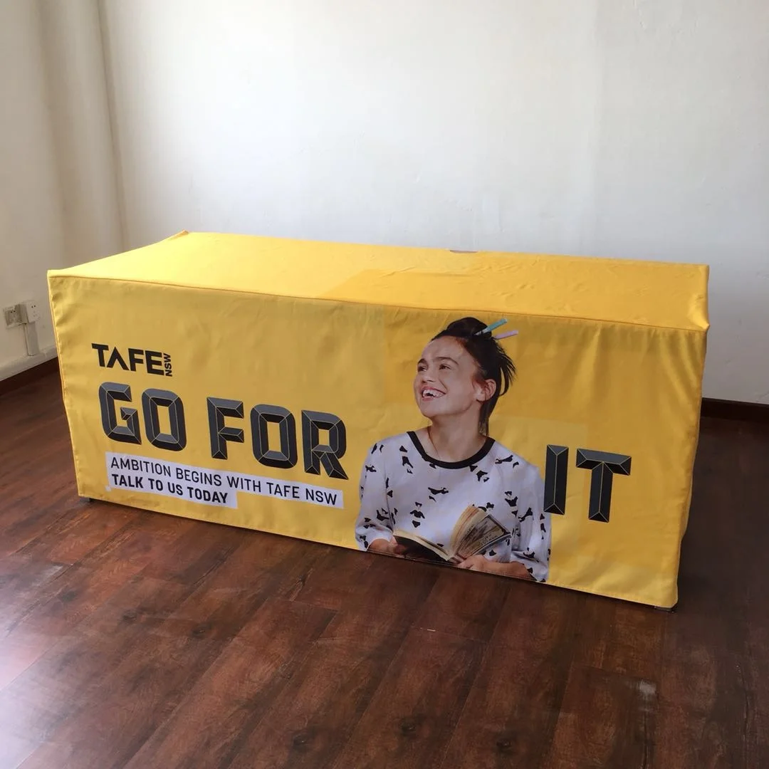 High Quality Fitted Table Cloth For Advertising Trade Show