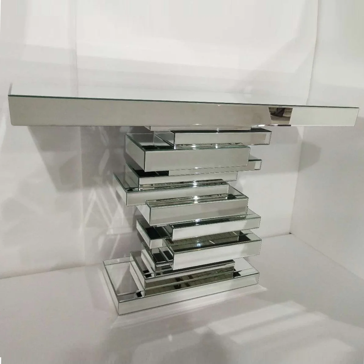 Блестящий серебряный зеркальный бриллиантовый стол со скошенными кристаллами