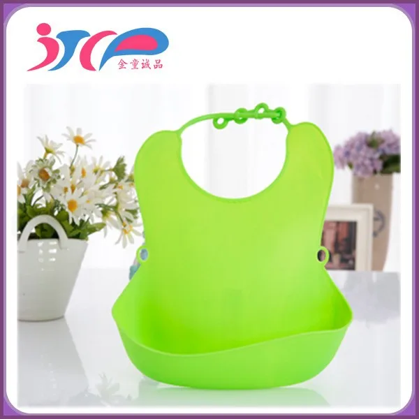 Wholesale Cute Food Grade Waterproof Large Pocket Baby Bib Soft Silicone Baby Bib With Food Catcher Opening
