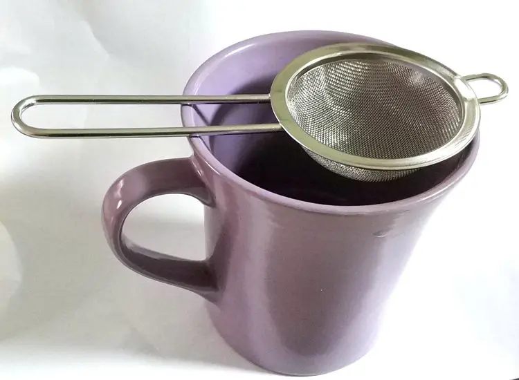 Universal fine hole mesh tea infuser filter for loose tea leaves and coffee filter strainer with wire long handle