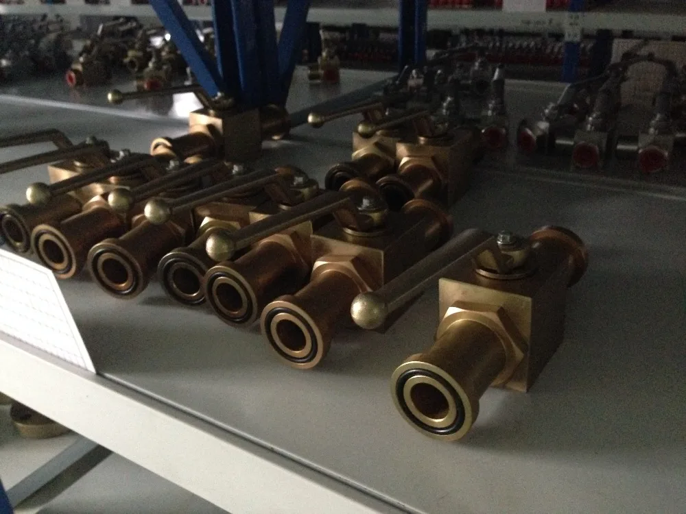 BSP1/4' 3 way high pressure ball valve outside thread with 2 mounting holes 7200PSI 500BAR