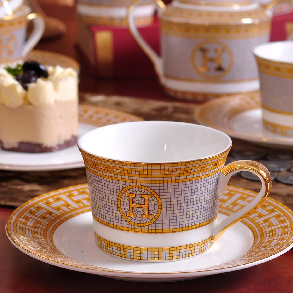 
Chaozhou Factory Luxury Fine Bone China Porcelain Dinner Sets 