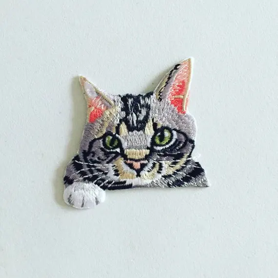 Merrow border Custom Cute Cartoon Animals Logo cats pattern Appliques Small Mini Embroidery Patches for Kids Clothes